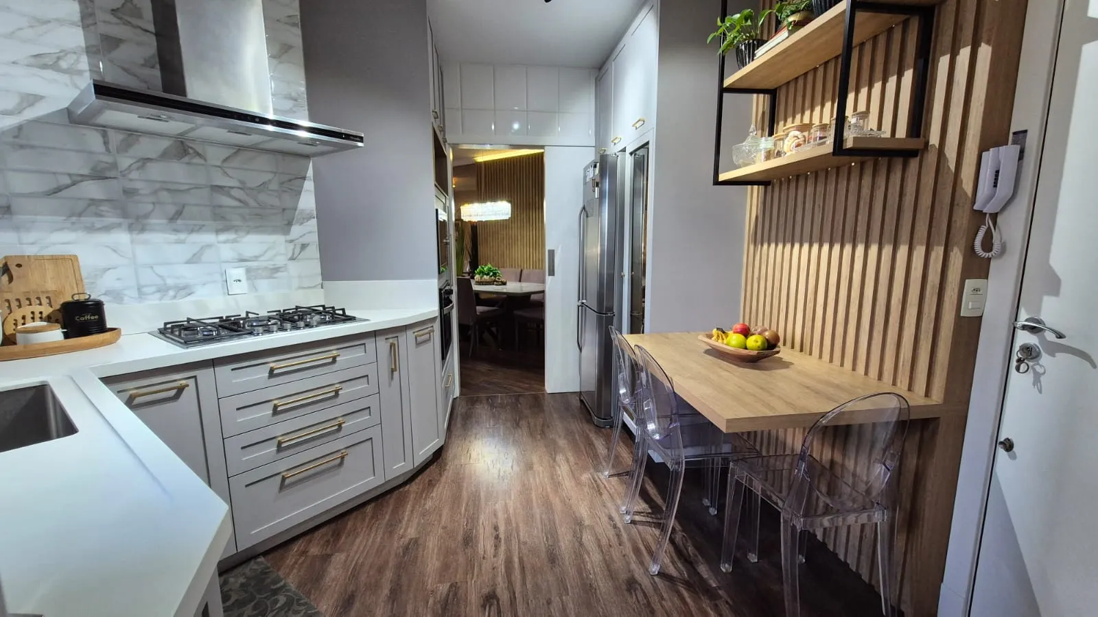 Foto de APARTAMENTO MOBILIADO COM 3 DORMITÓRIOS NA ALAMEDA