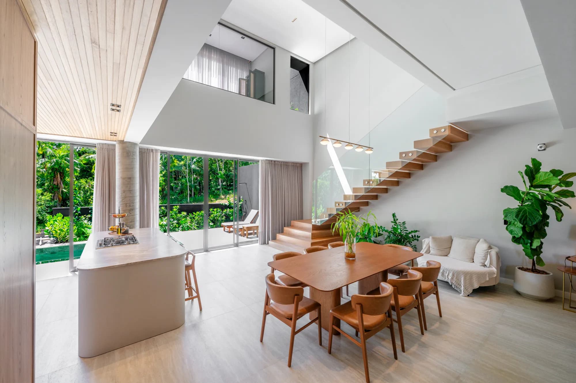 Foto de Casa à venda com 3 dormitórios sendo 3 suítes, 2 vagas, 332m² na Rua Primeiro de Maio no Itoupava Norte, Blumenau